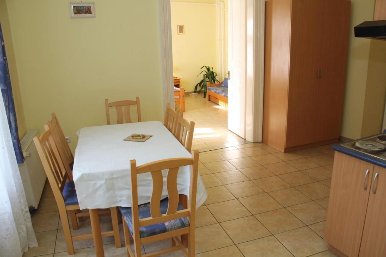 Afrodité Apartmanok Eger Exterior foto