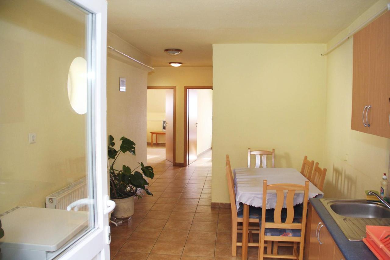 Afrodité Apartmanok Eger Exterior foto