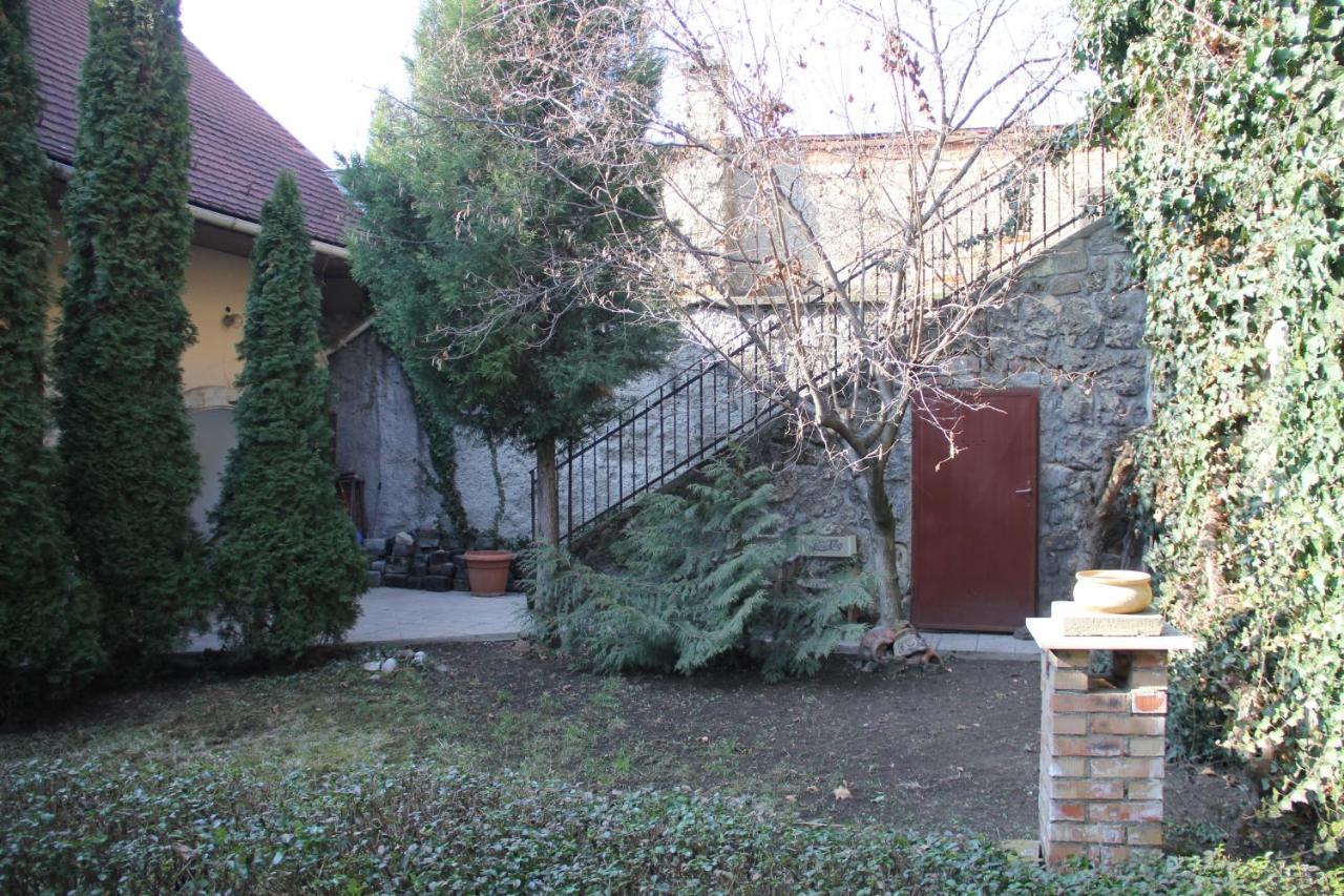 Afrodité Apartmanok Eger Exterior foto