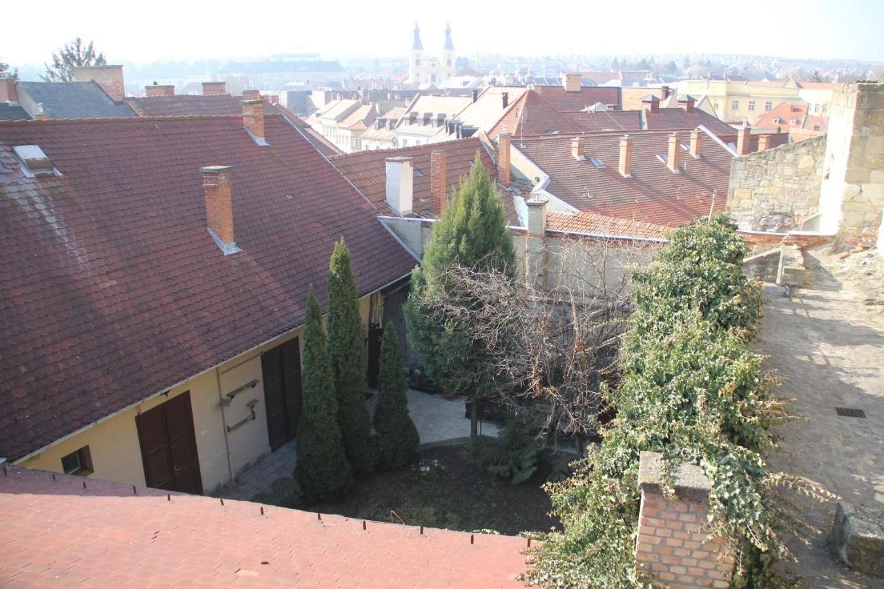 Afrodité Apartmanok Eger Exterior foto
