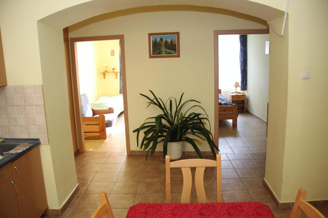 Afrodité Apartmanok Eger Exterior foto