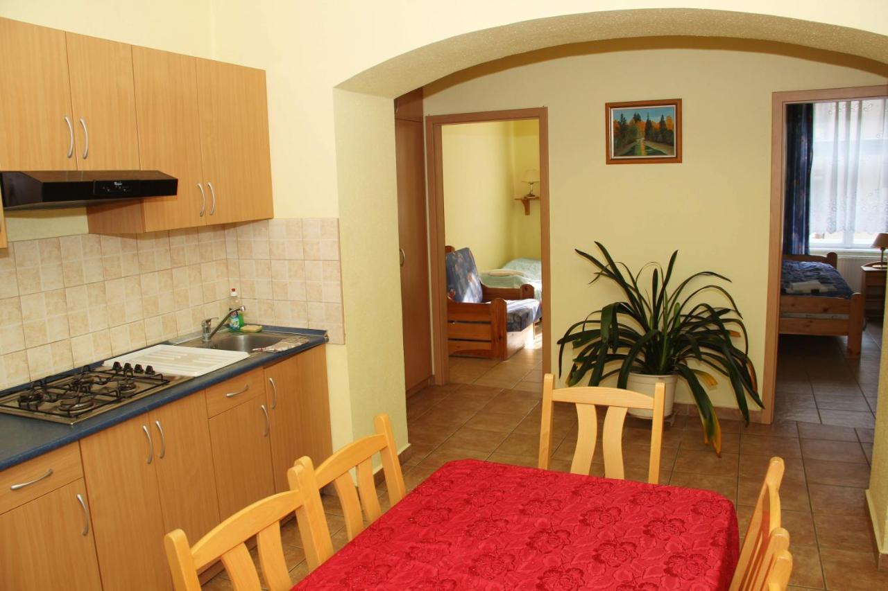 Afrodité Apartmanok Eger Exterior foto